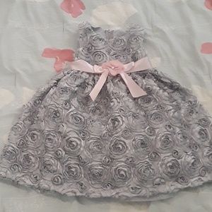 Girls size 4T grey and pink dress